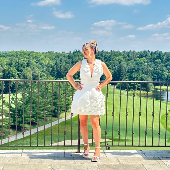 Bronx and Banco bridal dress - Picture 2 of 5